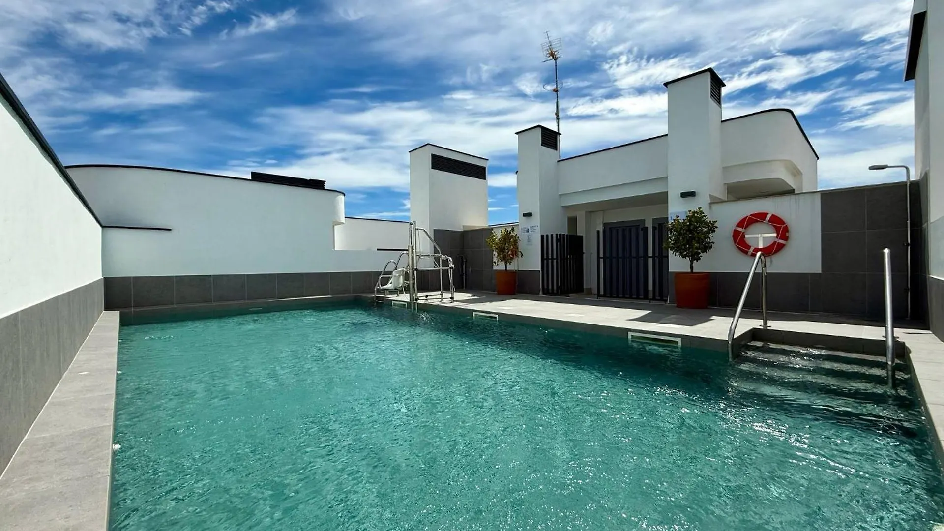 New Casa Raton Central, Pool, Wifi, Parking contacts